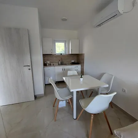 Djokic 3 Sa Bazenom Appartement *